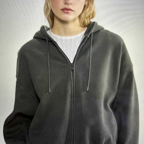 ARITZIA - Size Small - COZY SWEATFLEECE MEGA ZIP HOODIE FADED BLACK - Brand New - Picture 4 of 5